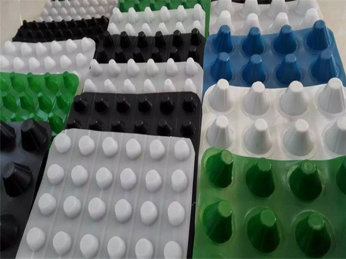 排水板鋪設的注意事項