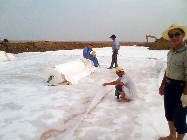 025mm垃圾場(chǎng)土工膜生產(chǎn)